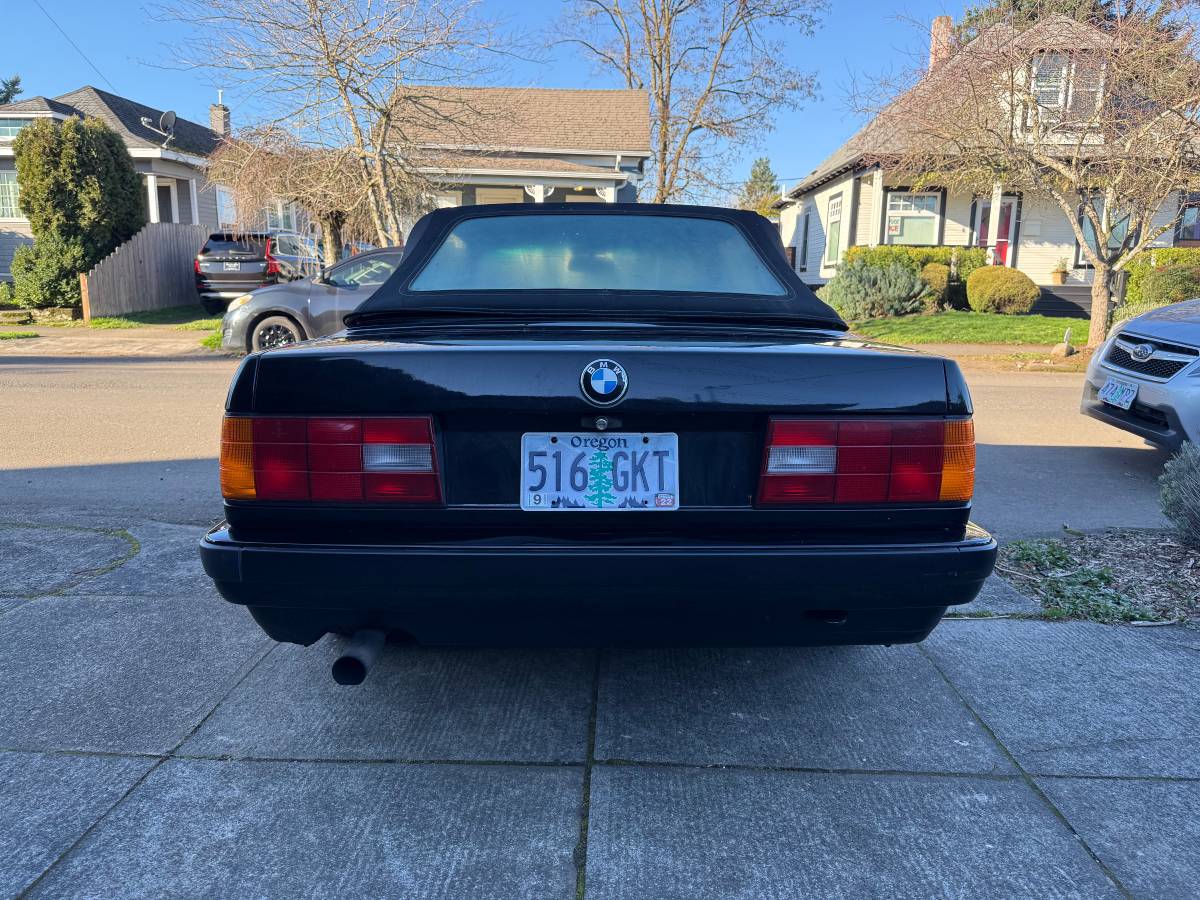 Bmw-318i-1991-black-1