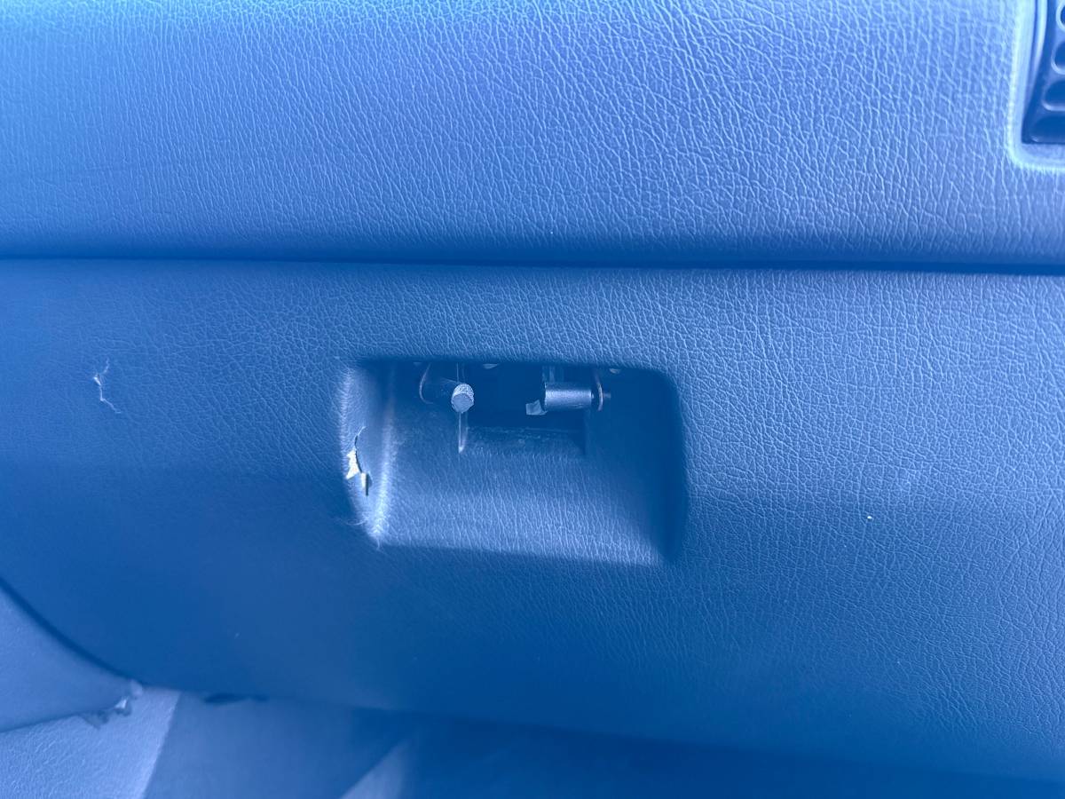 Bmw-318i-1991-black-10