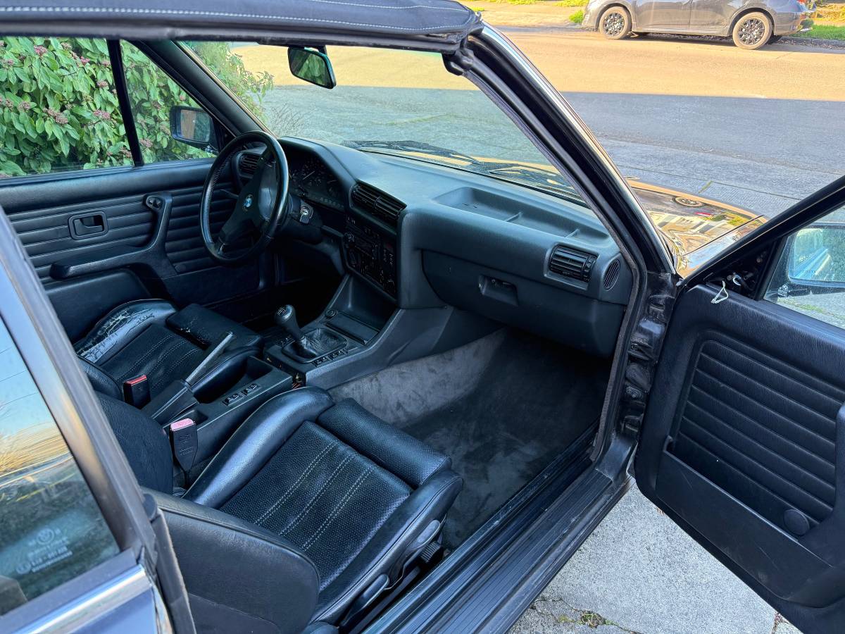 Bmw-318i-1991-black-13