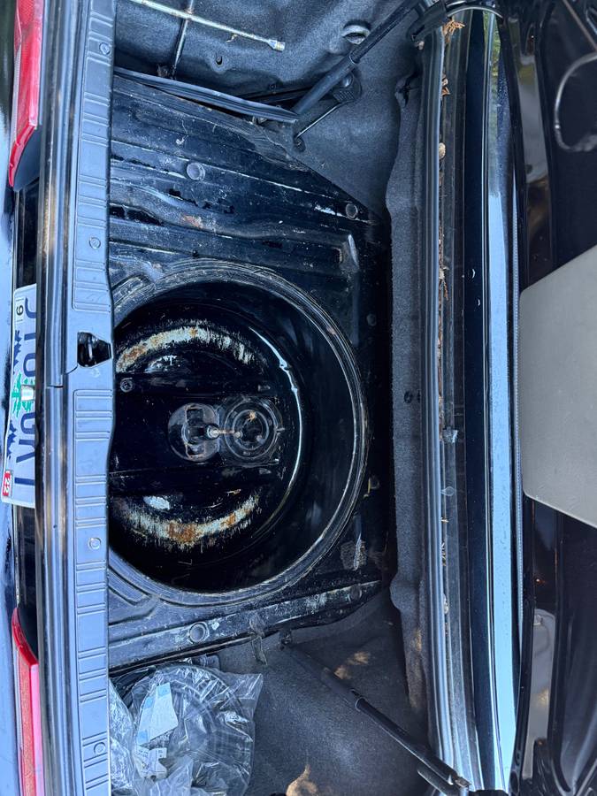 Bmw-318i-1991-black-14