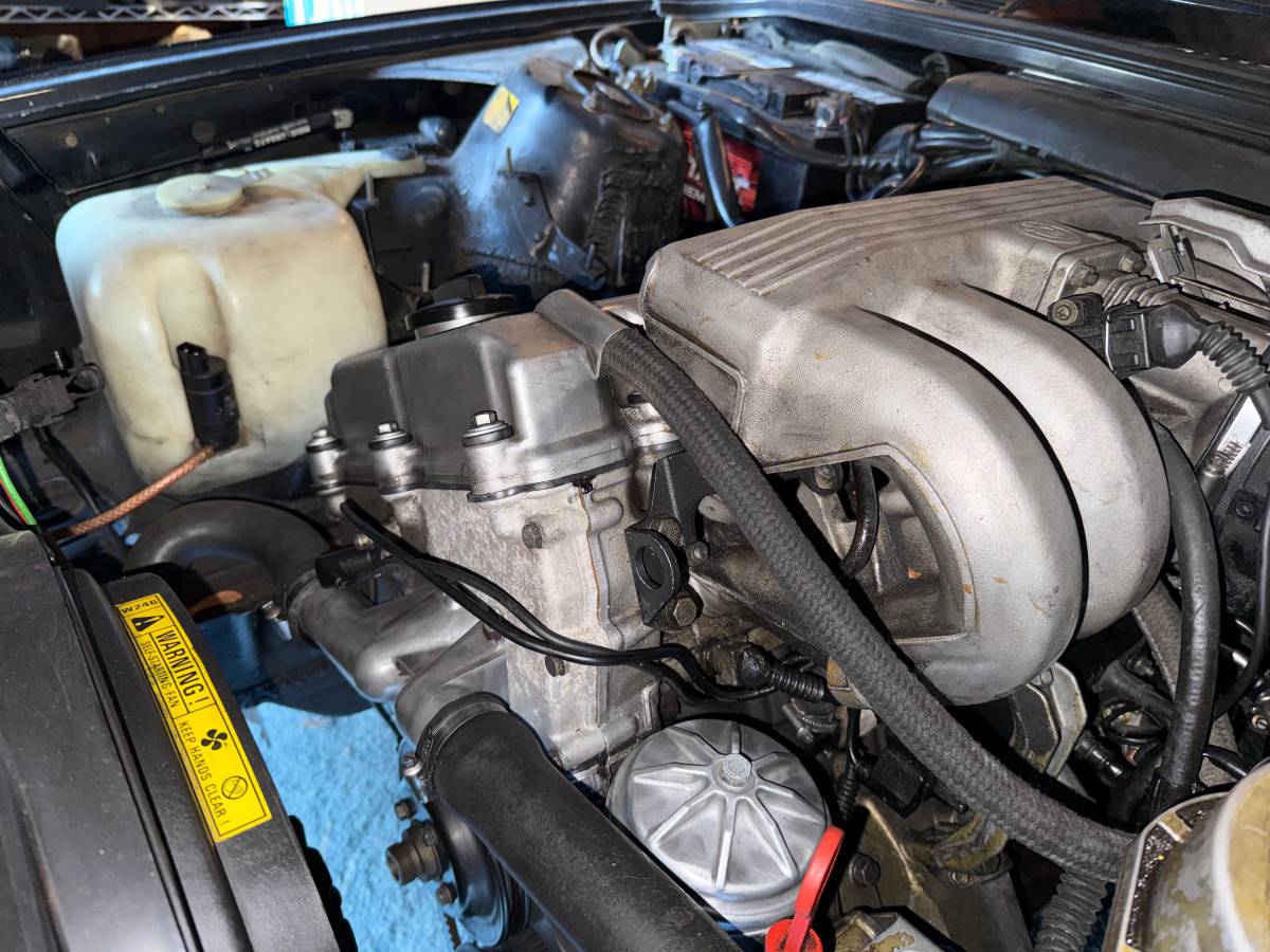 Bmw-318i-1991-black-16