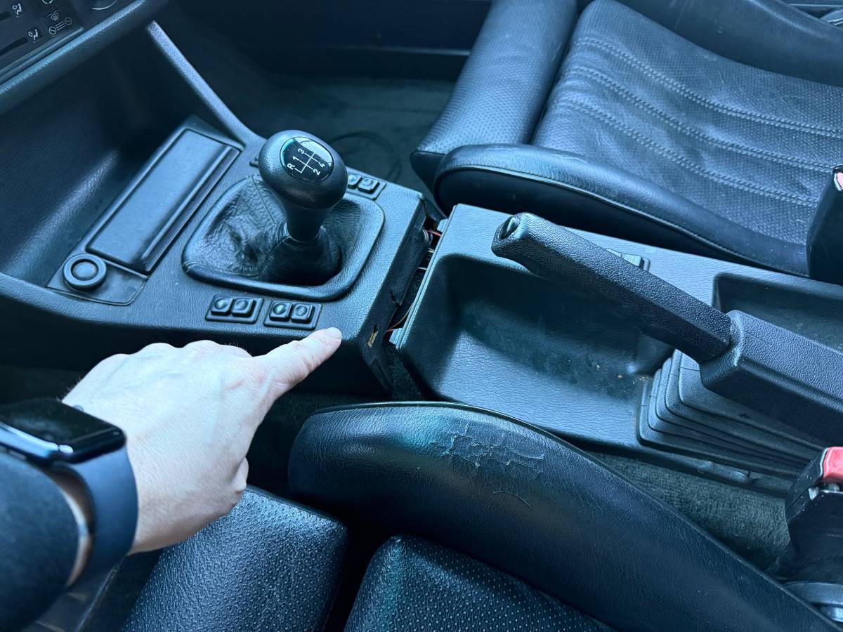 Bmw-318i-1991-black-4