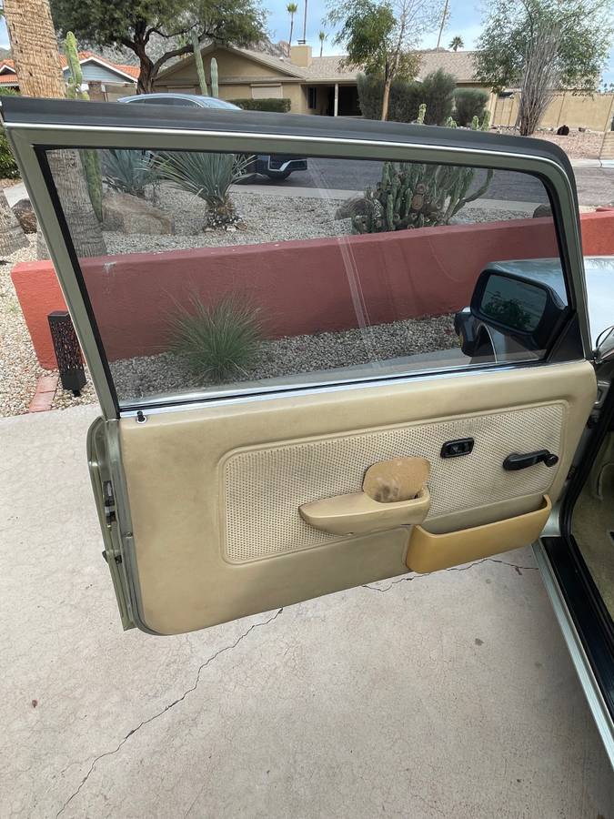 Bmw-320i-1982-custom-1