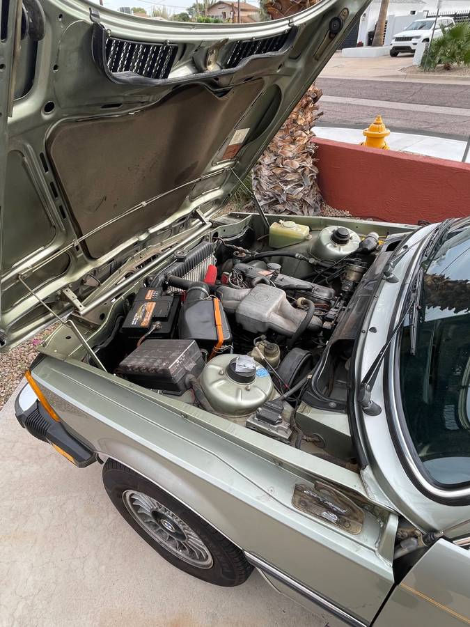 Bmw-320i-1982-custom-10