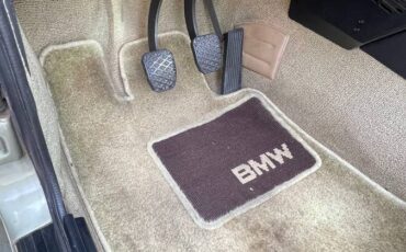 Bmw-320i-1982-custom-13