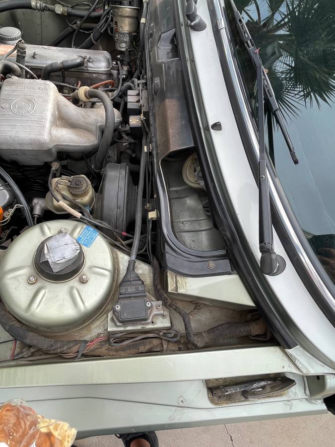 Bmw-320i-1982-custom-4