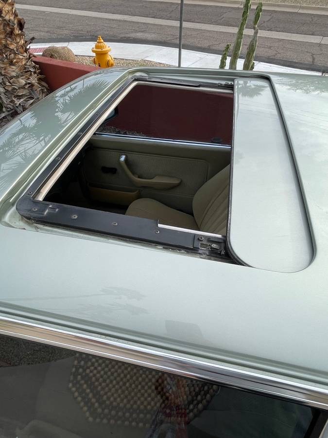 Bmw-320i-1982-custom-8