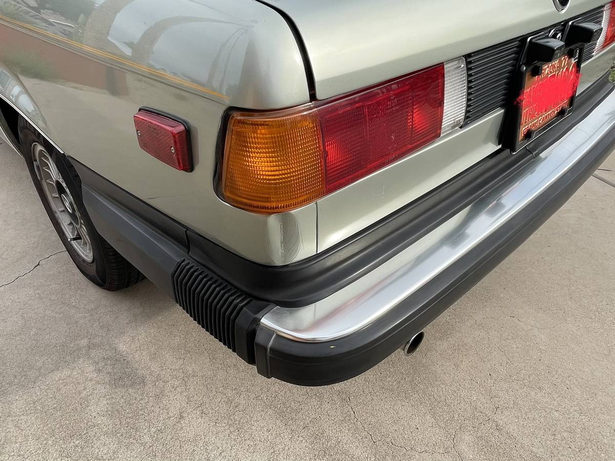 Bmw-320i-1982-custom-9