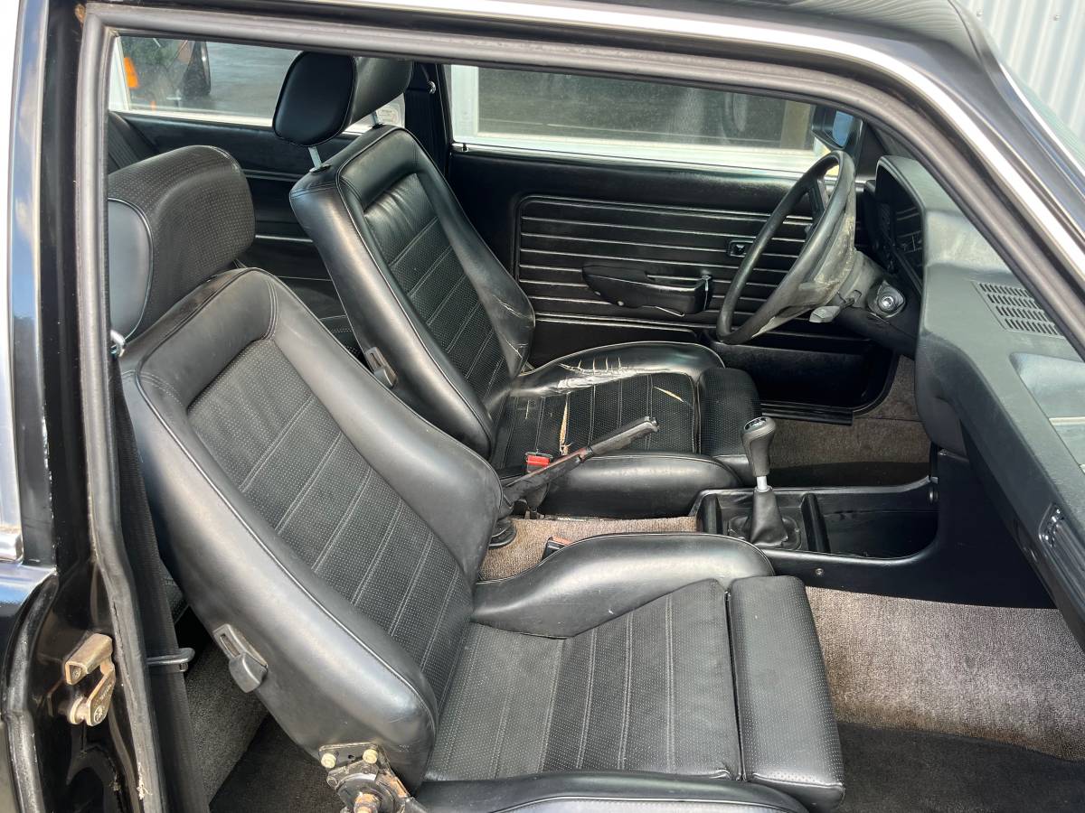 Bmw-320i-1983-black-12