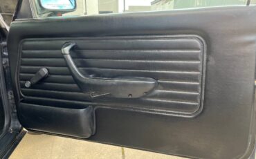 Bmw-320i-1983-black-17