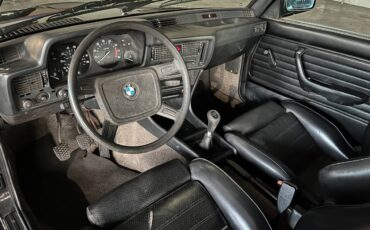 Bmw-320i-1983-black-3
