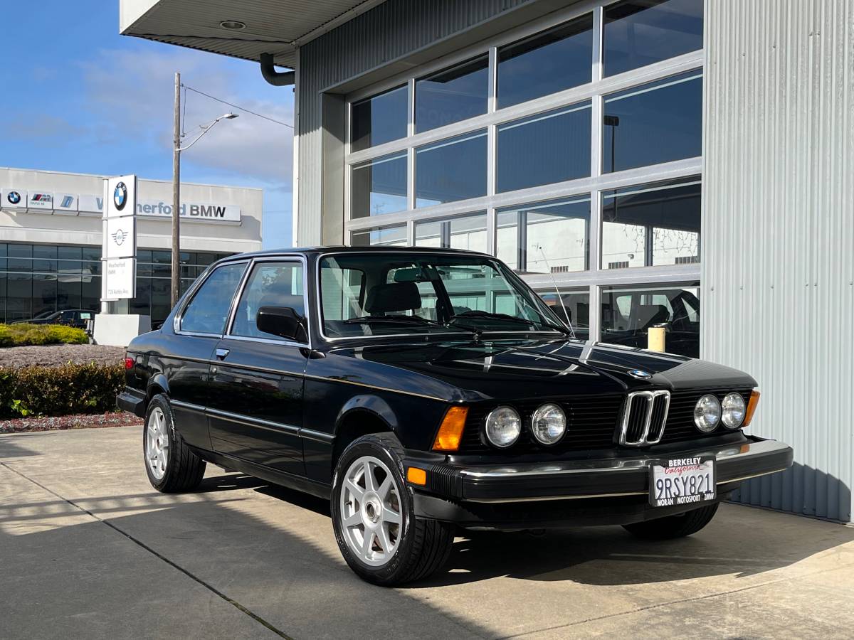 Bmw-320i-1983-black-4