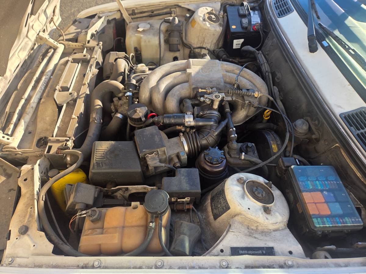 Bmw-325i-convertible-1989-white-11