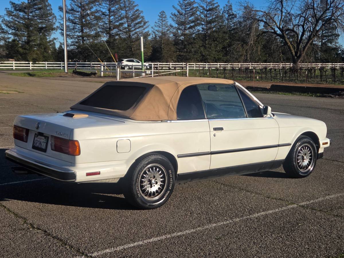 Bmw-325i-convertible-1989-white-3