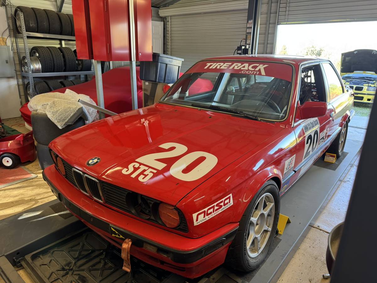 Bmw-325is-1989-red-1