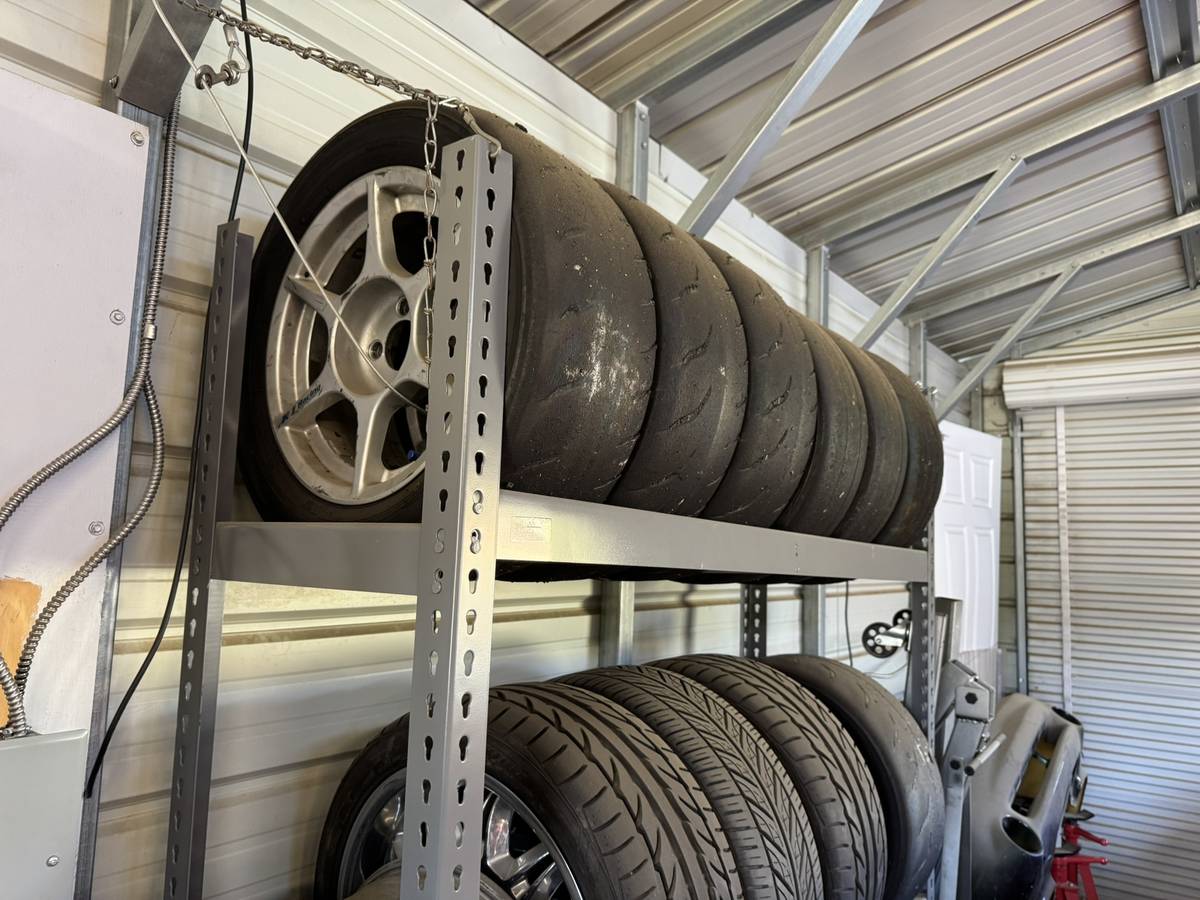 Bmw-325is-1989-red-4