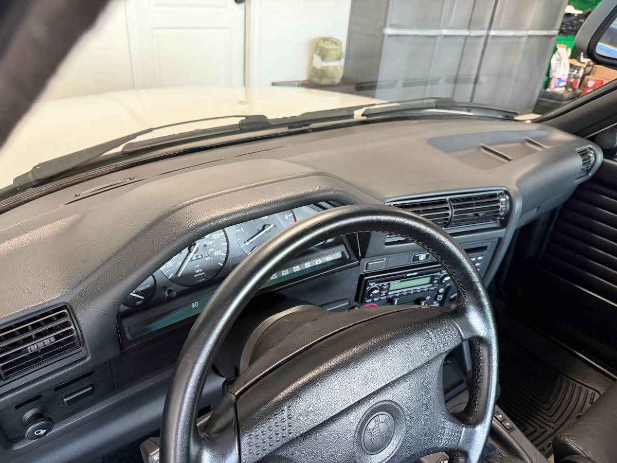 Bmw-325is-1990-white-8