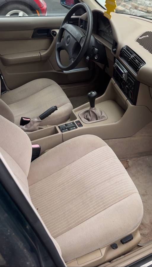 Bmw-525i-1992-green-14