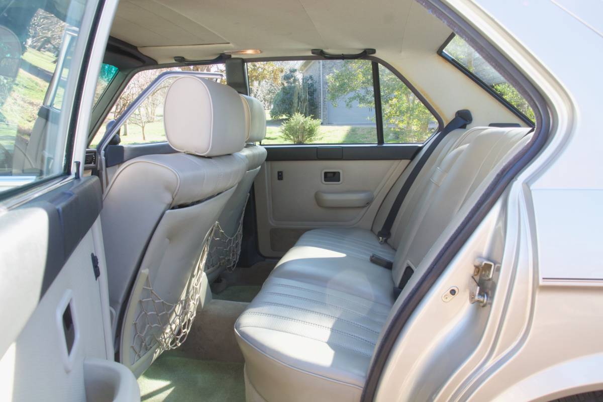 Bmw-528e-1986-silver-11