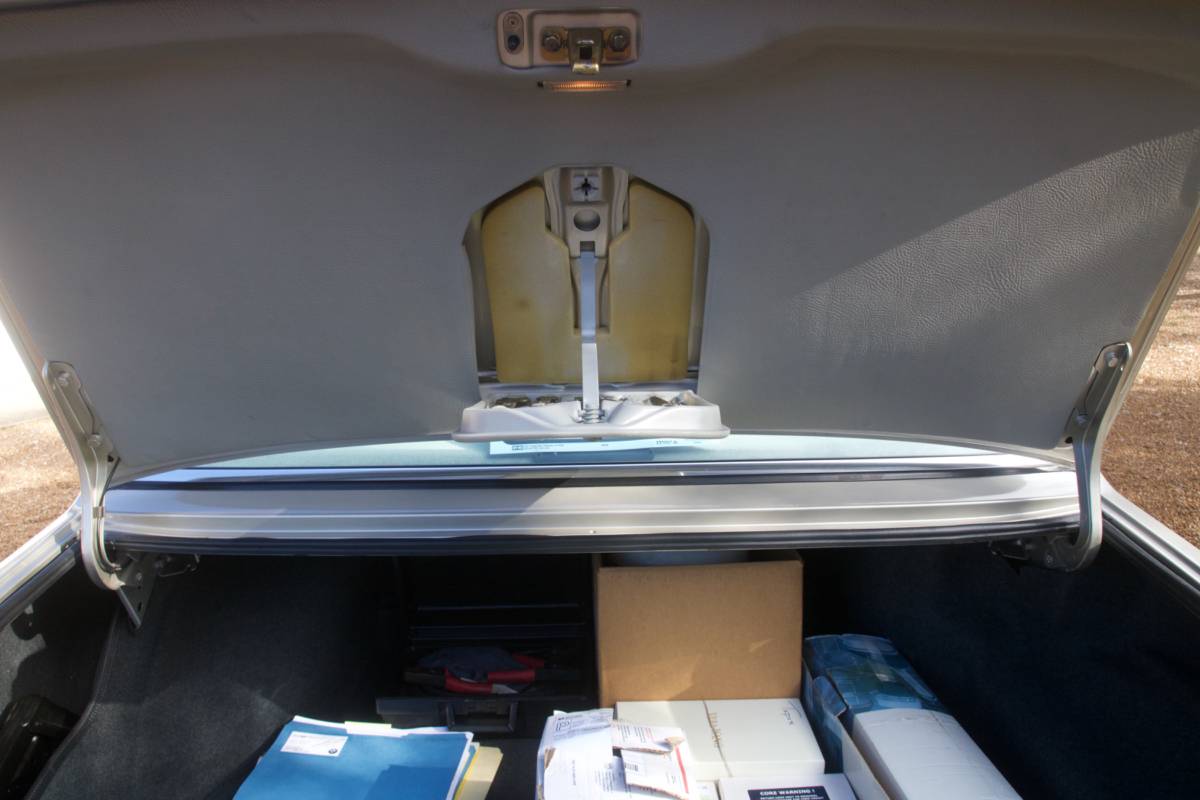 Bmw-528e-1986-silver-20