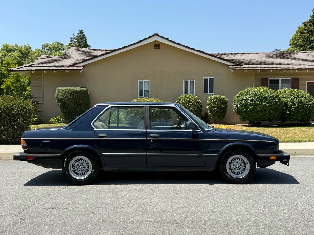 Bmw-528i-1982-2