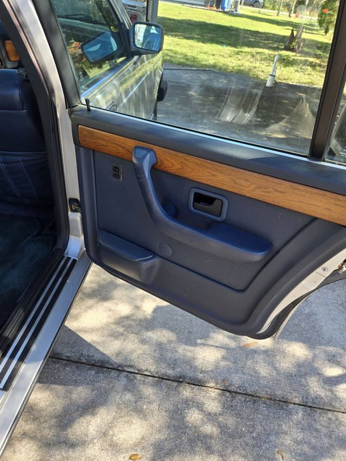 Bmw-735i-1985-grey-1