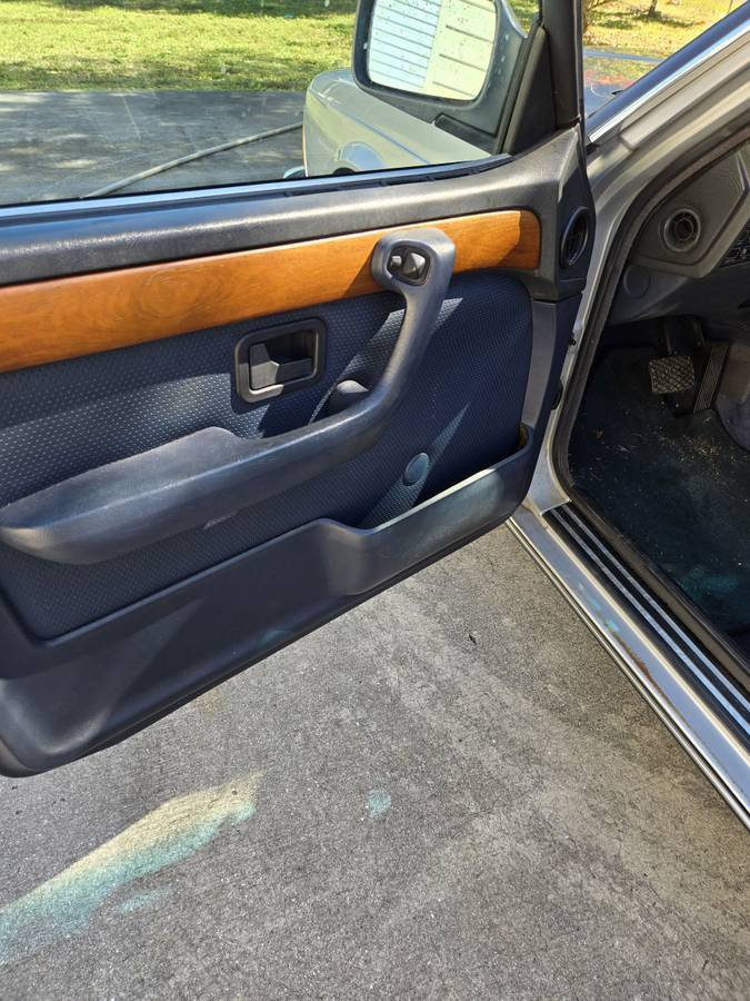 Bmw-735i-1985-grey-12