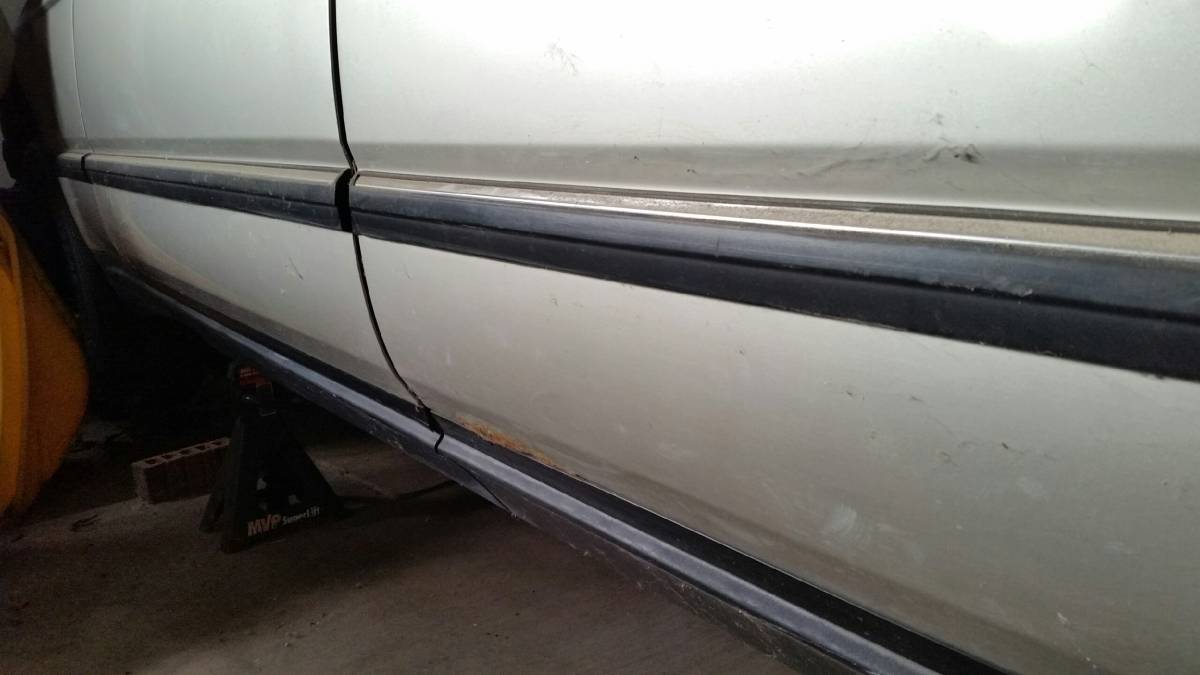 Bmw-735i-1990-brown-3