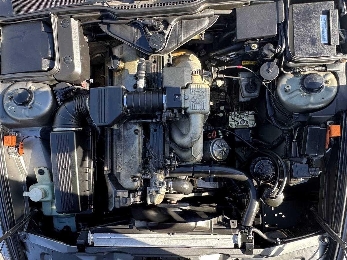 Bmw-735i-1991-silver-12