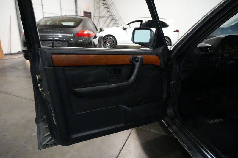 Bmw-745i-turbo-1985-grey-14