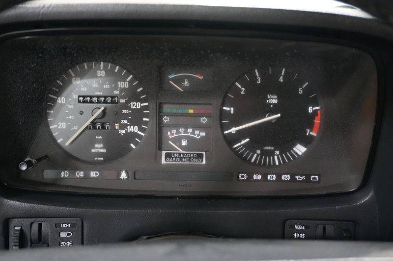 Bmw-745i-turbo-1985-grey-17