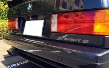 Bmw-M3-1988-Black-Cream-1