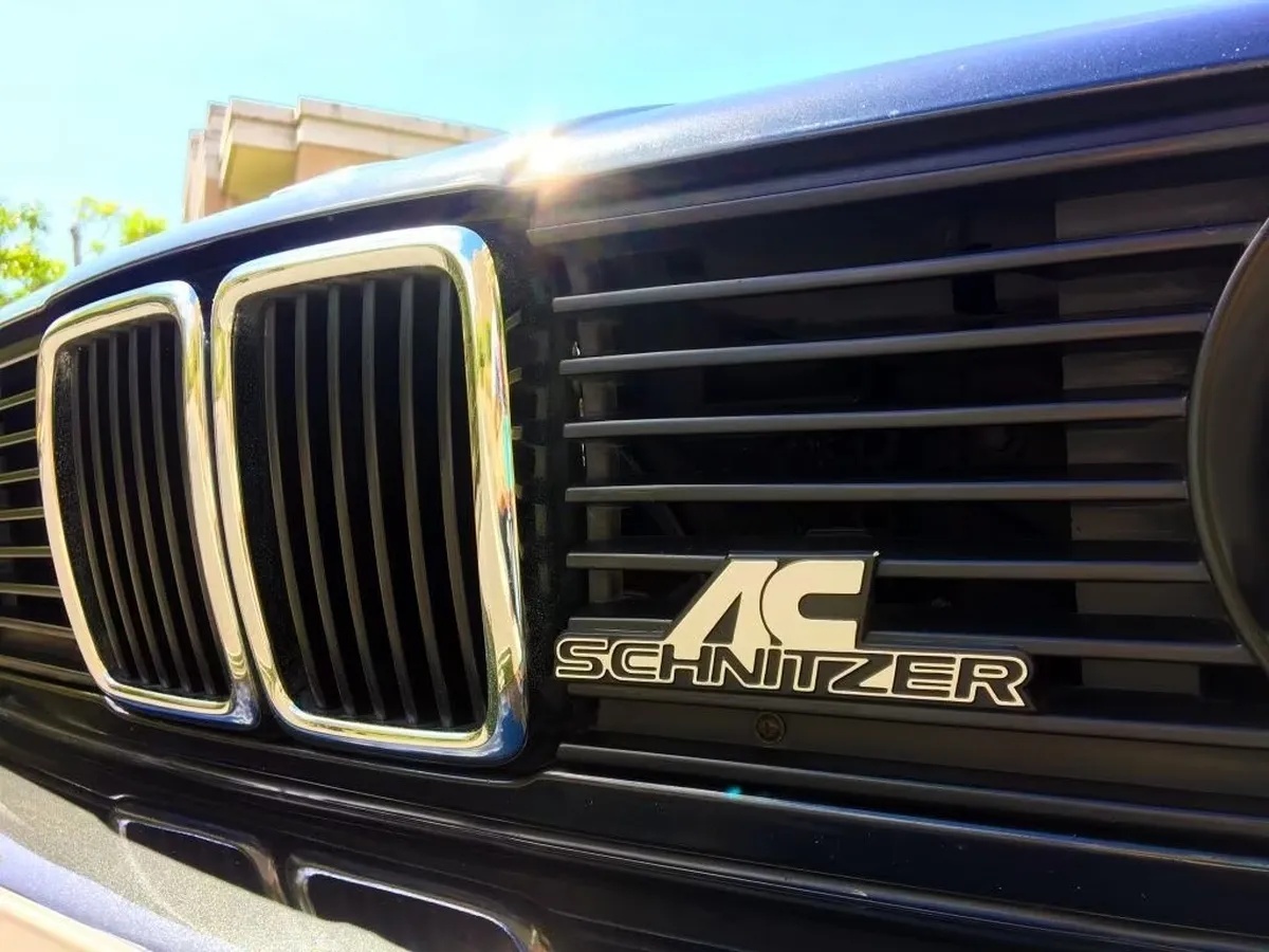 Bmw-M3-1988-Black-Cream-17