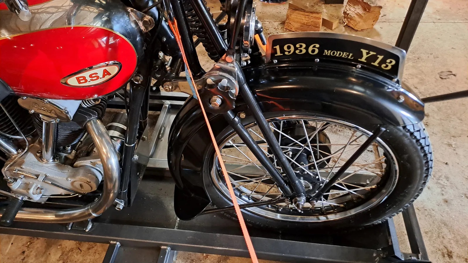 Bsa-All-models-1936-Red-Black-12