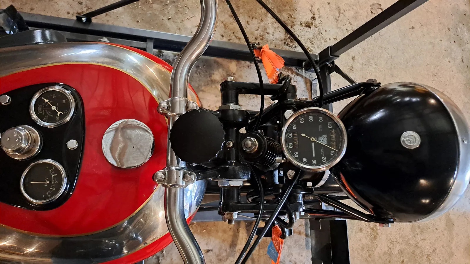 Bsa-All-models-1936-Red-Black-17