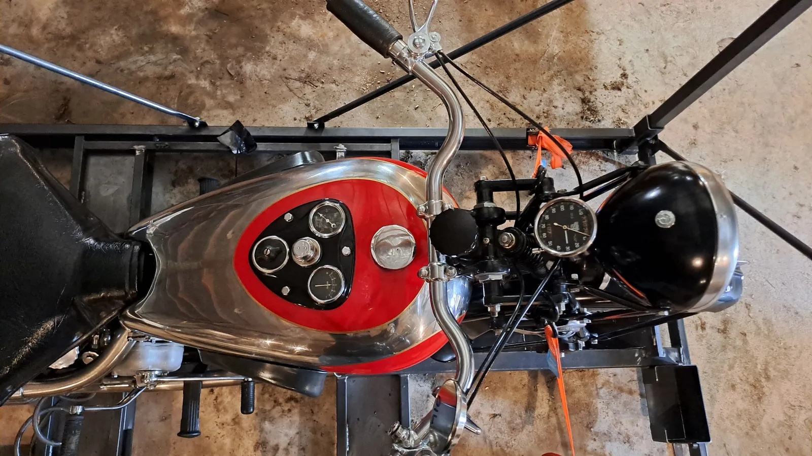 Bsa-All-models-1936-Red-Black-18