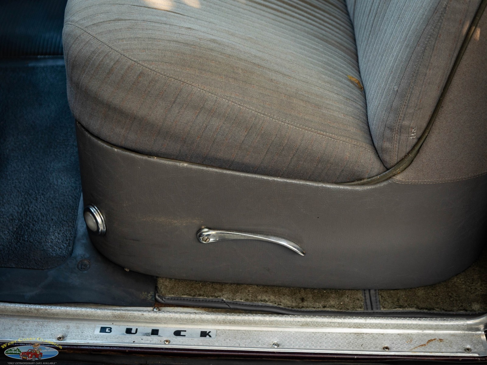 Buick-248-CID-8-cyl-Super-4-Door-Sedan-1947-4-Door-Sedan-31