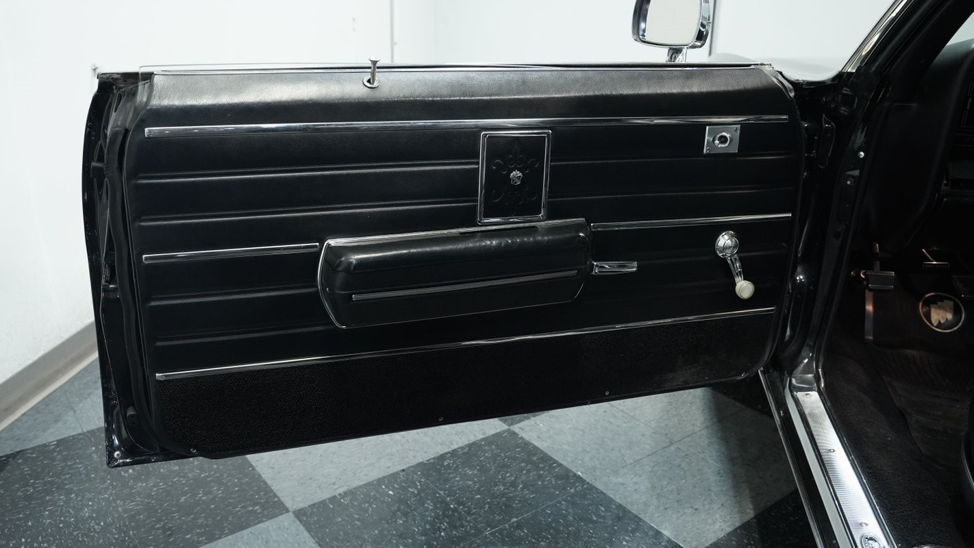 Buick-Electra-1969-Coupe-31