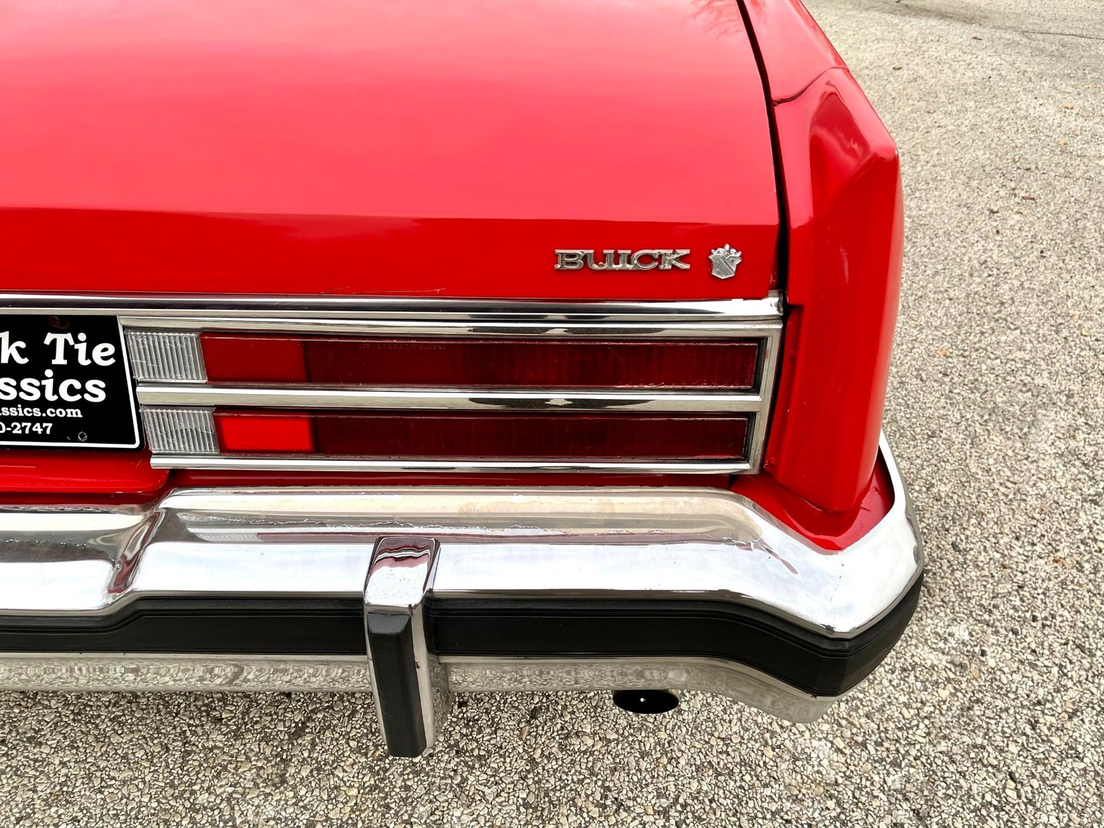 Buick-Electra-1977-Deluxe-11