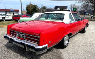 Buick-Electra-1977-Deluxe-2