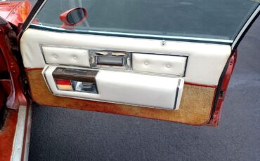 Buick-Electra-1977-Deluxe-25