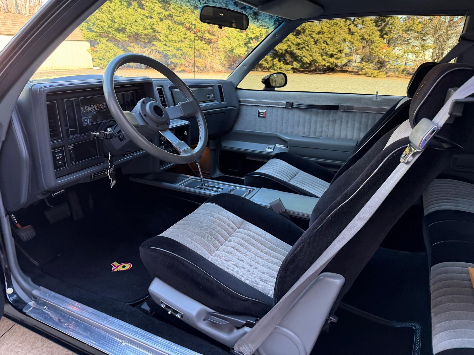 Buick-Grand-National-1986-Coupe-13