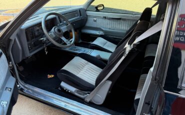 Buick-Grand-National-1986-Coupe-2