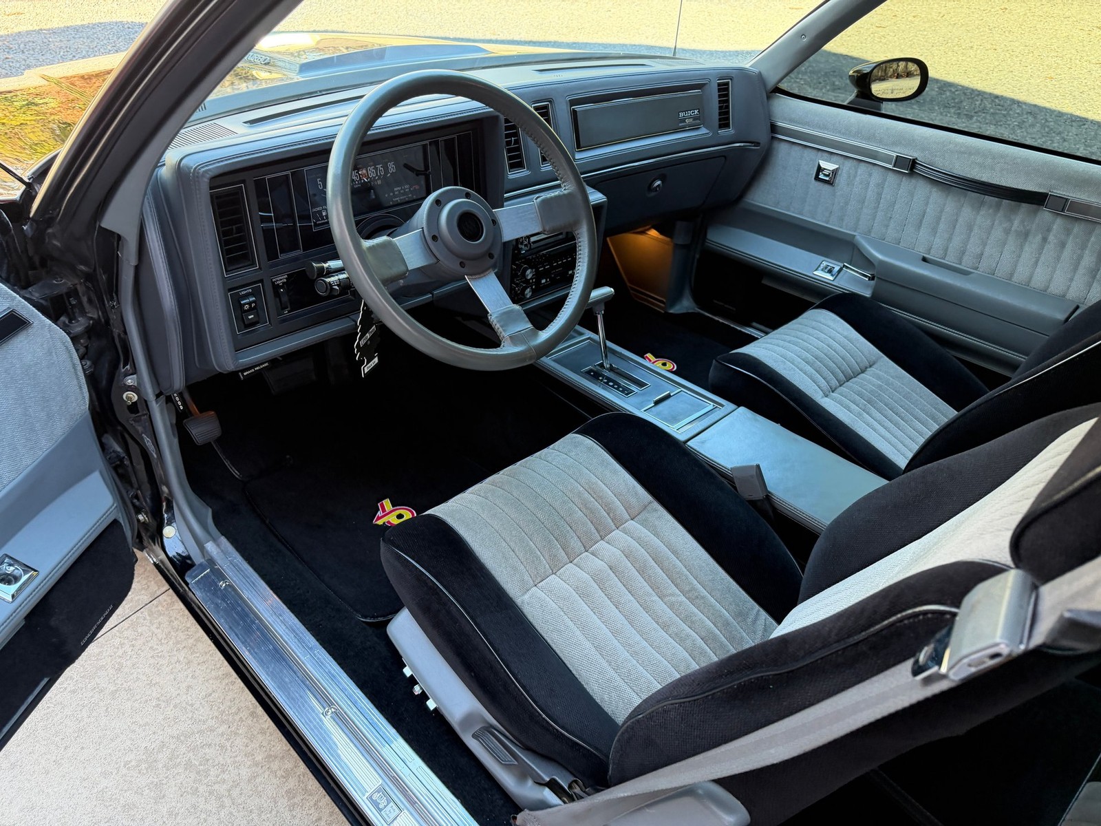 Buick-Grand-National-1986-Coupe-26