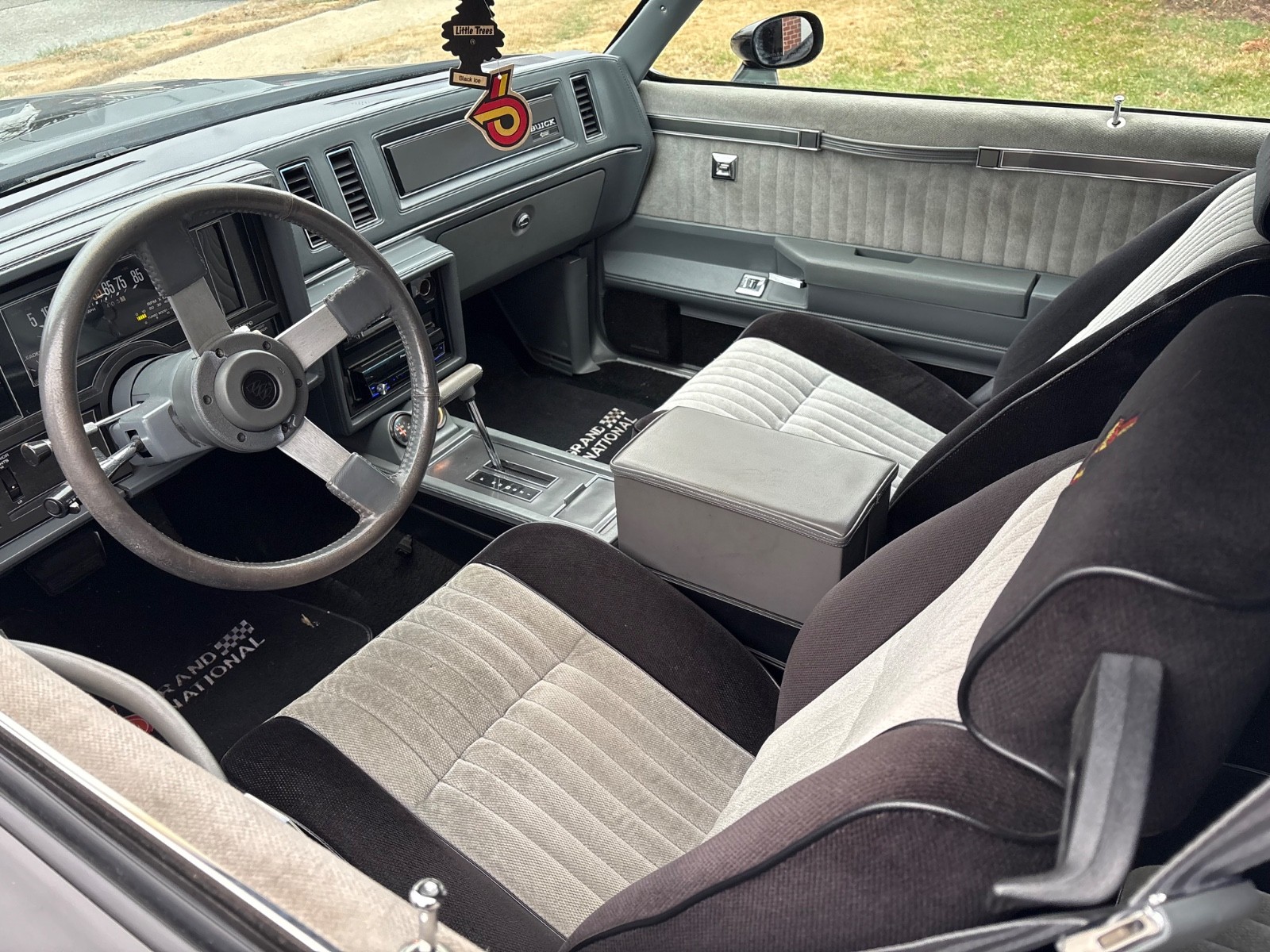 Buick-Grand-National-1987-American-Muscle-Car-18