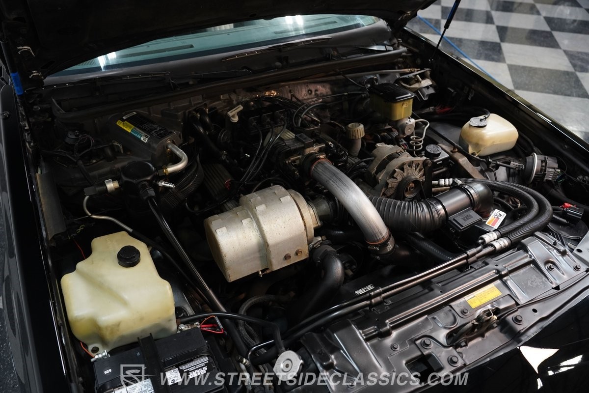 Buick-Grand-National-1987-Coupe-34