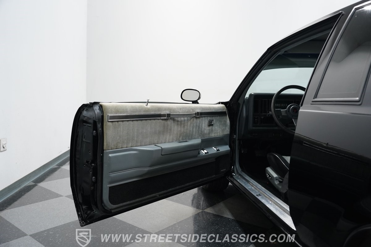 Buick-Grand-National-1987-Coupe-35