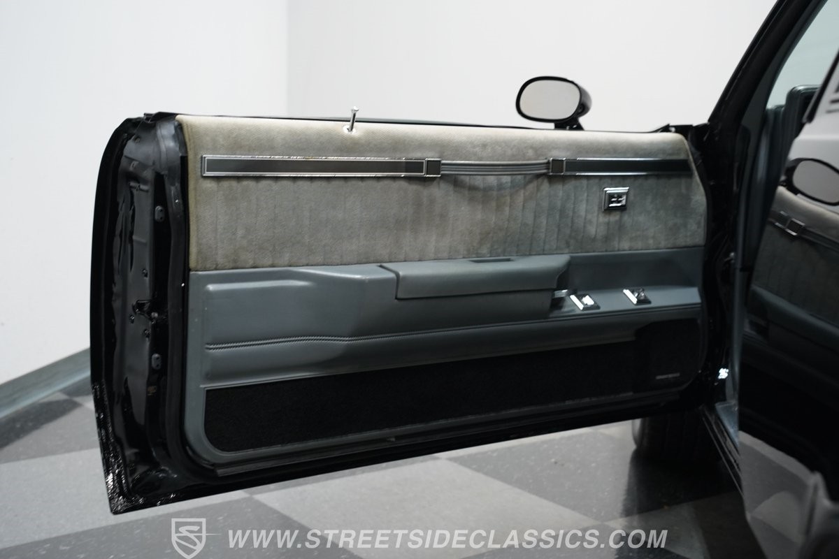 Buick-Grand-National-1987-Coupe-36