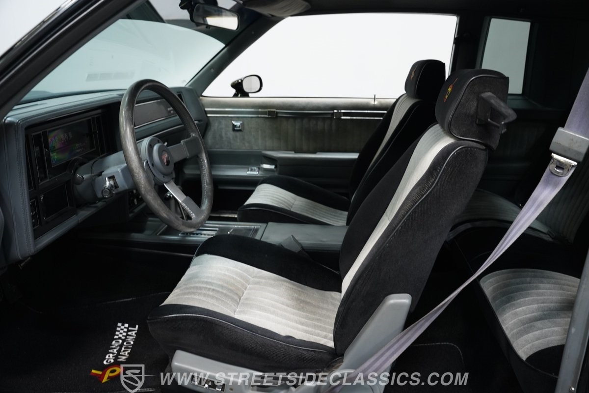 Buick-Grand-National-1987-Coupe-37