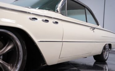 Buick-Invicta-1961-Hardtop-17